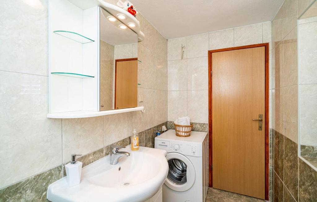 Apartment Harmony - With Free Parking Doli Bagian luar foto